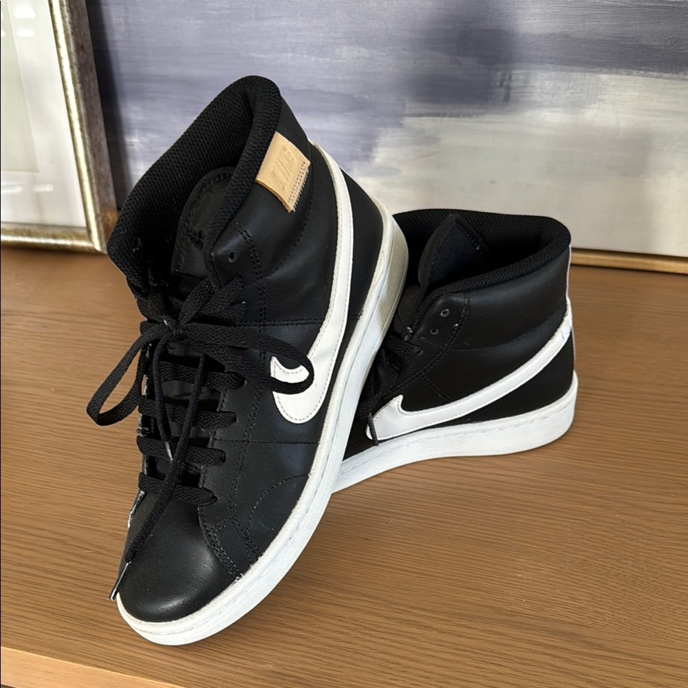 Nike Black and White Athletic Shoes